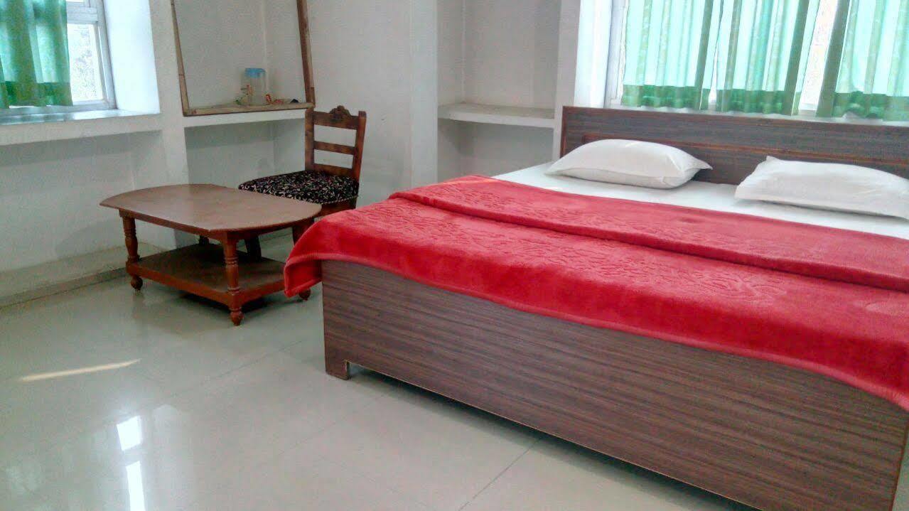 Raj Shanti Guest House Sarnath Варанаси Экстерьер фото